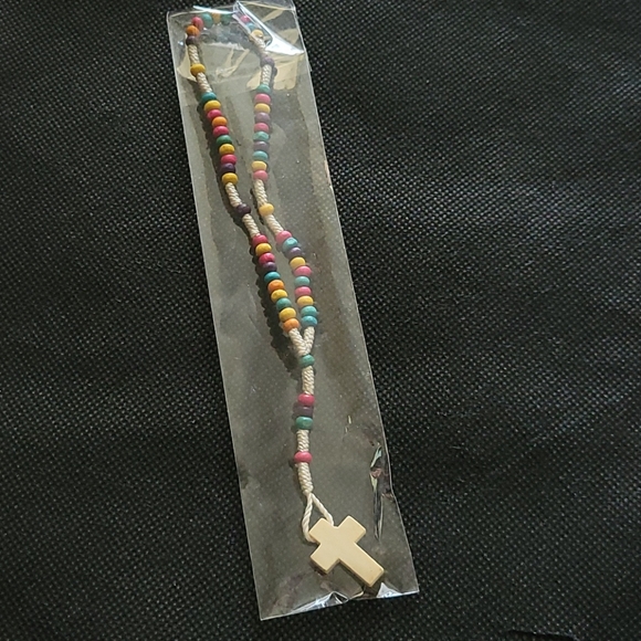 Mini Rosary Beads with wooden cross - Picture 4 of 4
